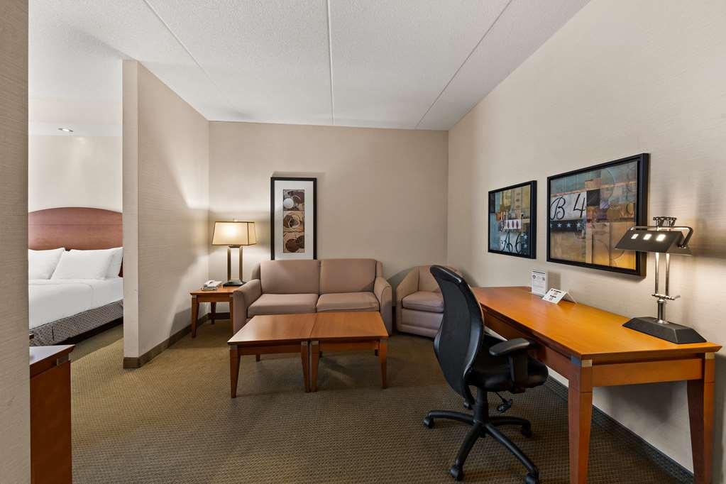Best Western Plus Orangeville Inn & Suites Номер фото
