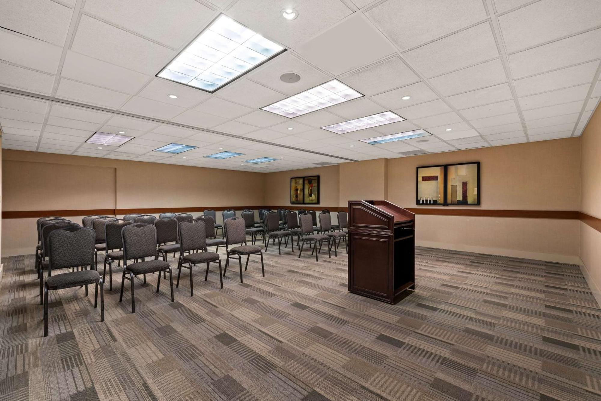 Best Western Plus Orangeville Inn & Suites Экстерьер фото